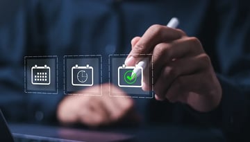 プレゼンを成功に導くビジネススクリーンはこれだ！会議室の規模に合わせた選び方と活用術