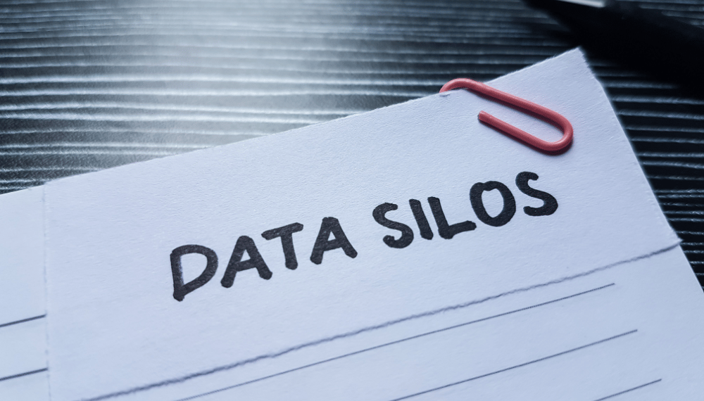 DX失敗の主因「データのサイロ化」とは？解消方法と統合ツールの選び方