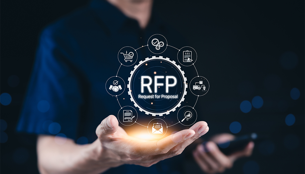 RFP（提案依頼書）とは？プロジェクト成功の鍵を握る目的・メリット・RFIとの違いを解説